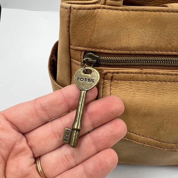 FOSSIL Vintage Tan Leather Satchel Removable Straps Zippered Pockets Crossbody - Picture 11 of 14